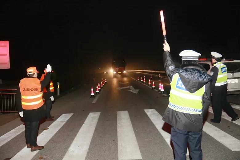 各相关部门坚守岗位  做好疫情防控