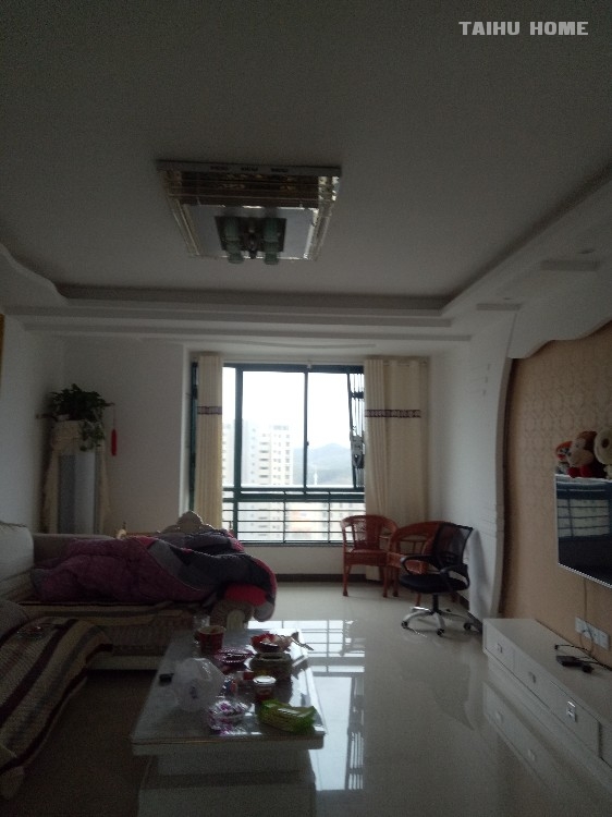 好楼层，楼梯房，公摊面积少，实惠