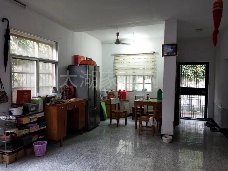 金色家园  100㎡ 1250元/月