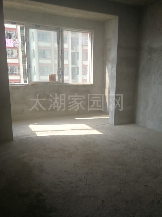 普贤花园  132㎡ 98.8万元