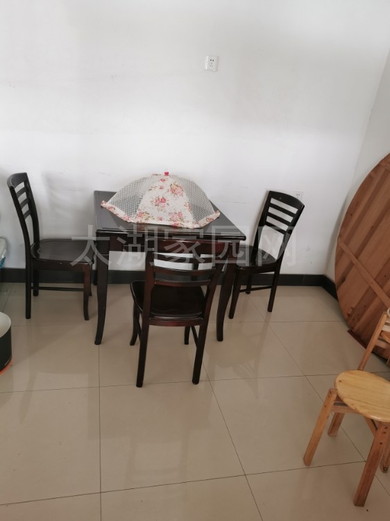 天龙新村  118㎡ 1250元/月