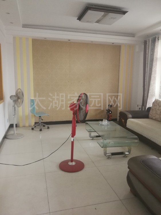 宏泰花园  130.16㎡ 96.8万元