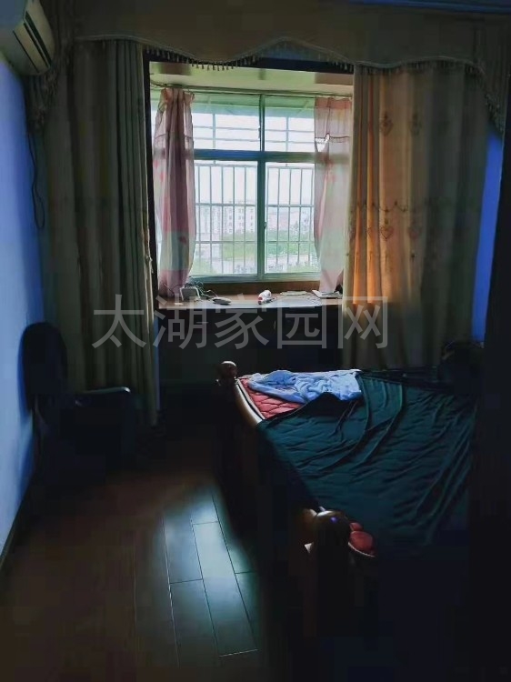 天龙景园  93㎡ 72.6万元