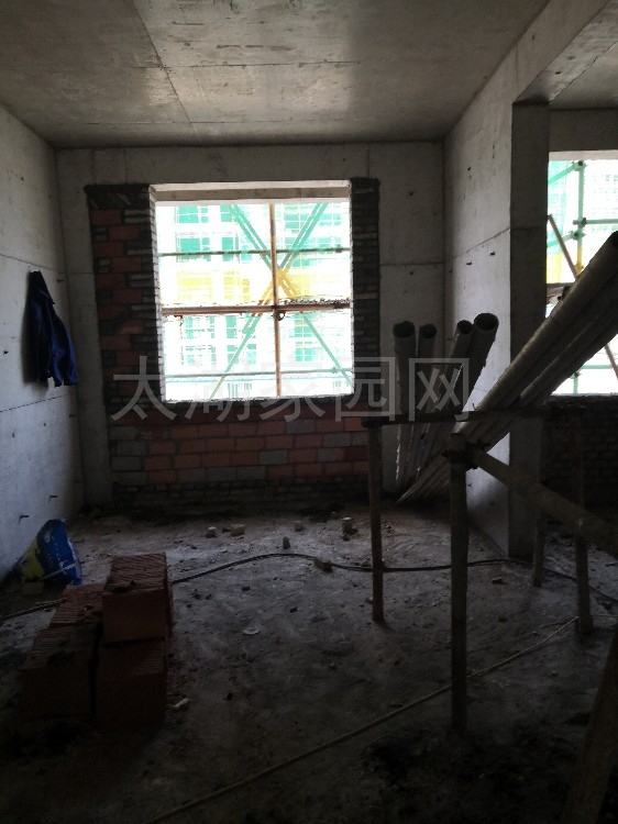 玉龙华府  140㎡，车位电瓶车位总价 102万元