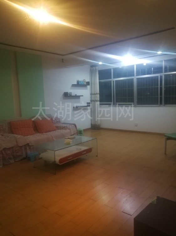 天龙景园  136㎡ 110万元