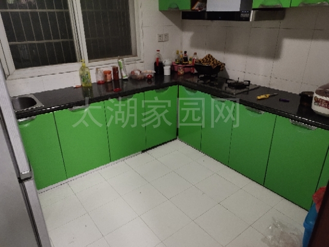 晶星庄园  123.7㎡精装带杂物间 88万元