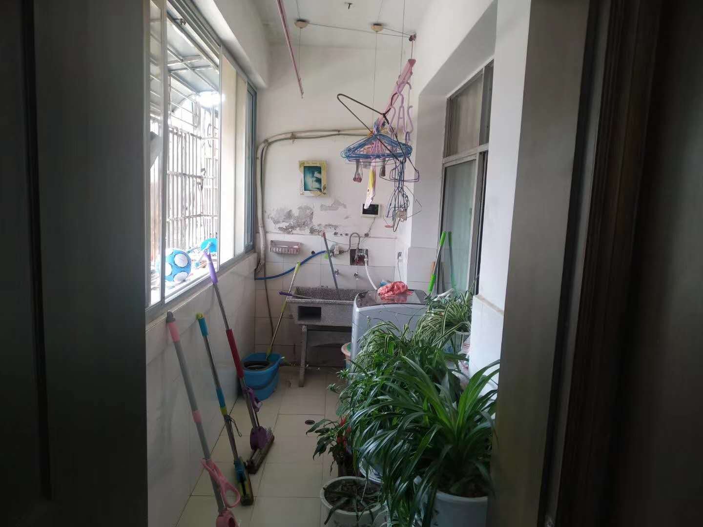 天龙新村-东区  114㎡ 87万元