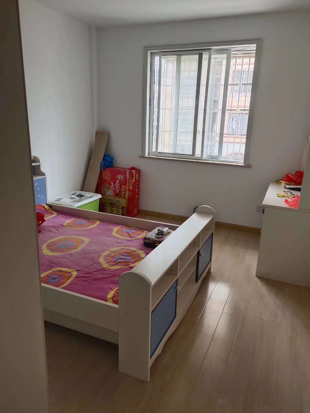 玉龙华府  120㎡ 带25平方大杂物间105万元