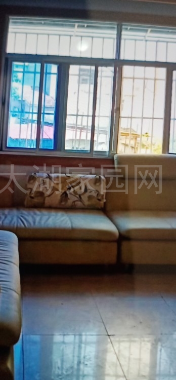 汽车站小区2楼88平米精装 杂物间65万  88㎡ 65万元