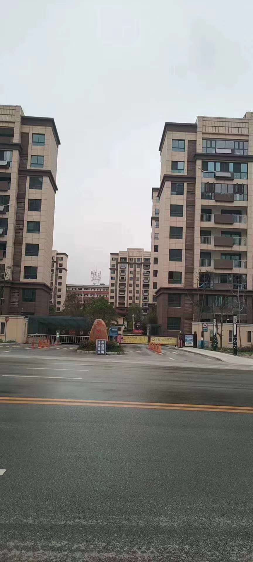 晋湖家园  139㎡ 106.8万元