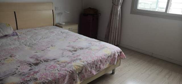 振龙山庄  90㎡ 76万元  精装