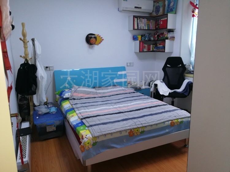 新城第二小学  120㎡ 95.8万元精装