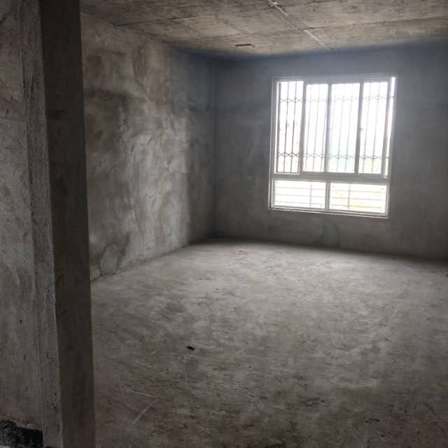 晋湖家园  143.7㎡ 123万元 毛坯带车位