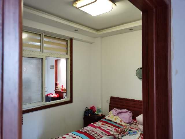 龙城庄园旁三楼  109㎡精装修 78.8万元