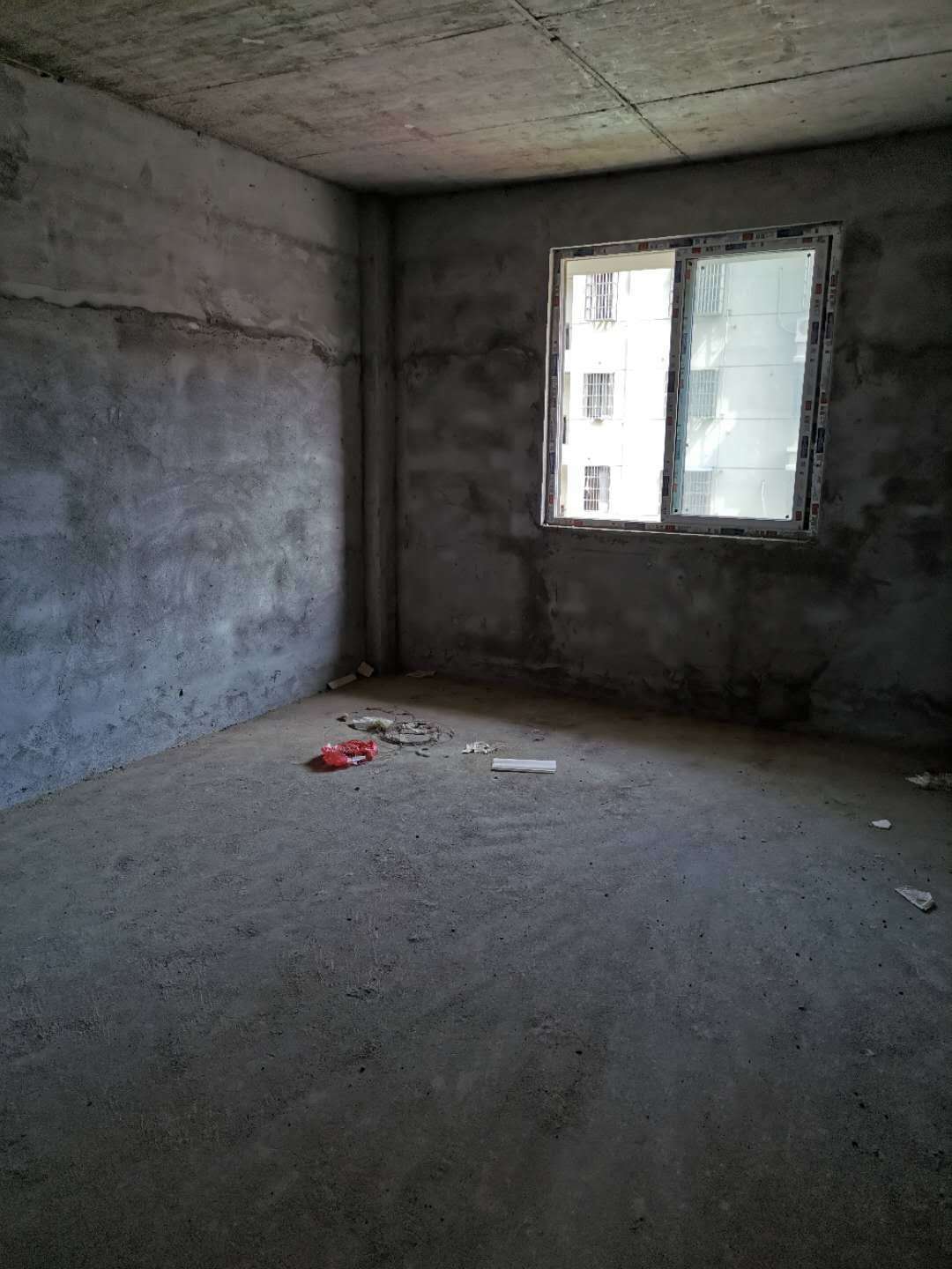 玉龙华府  129㎡ 96.8万元