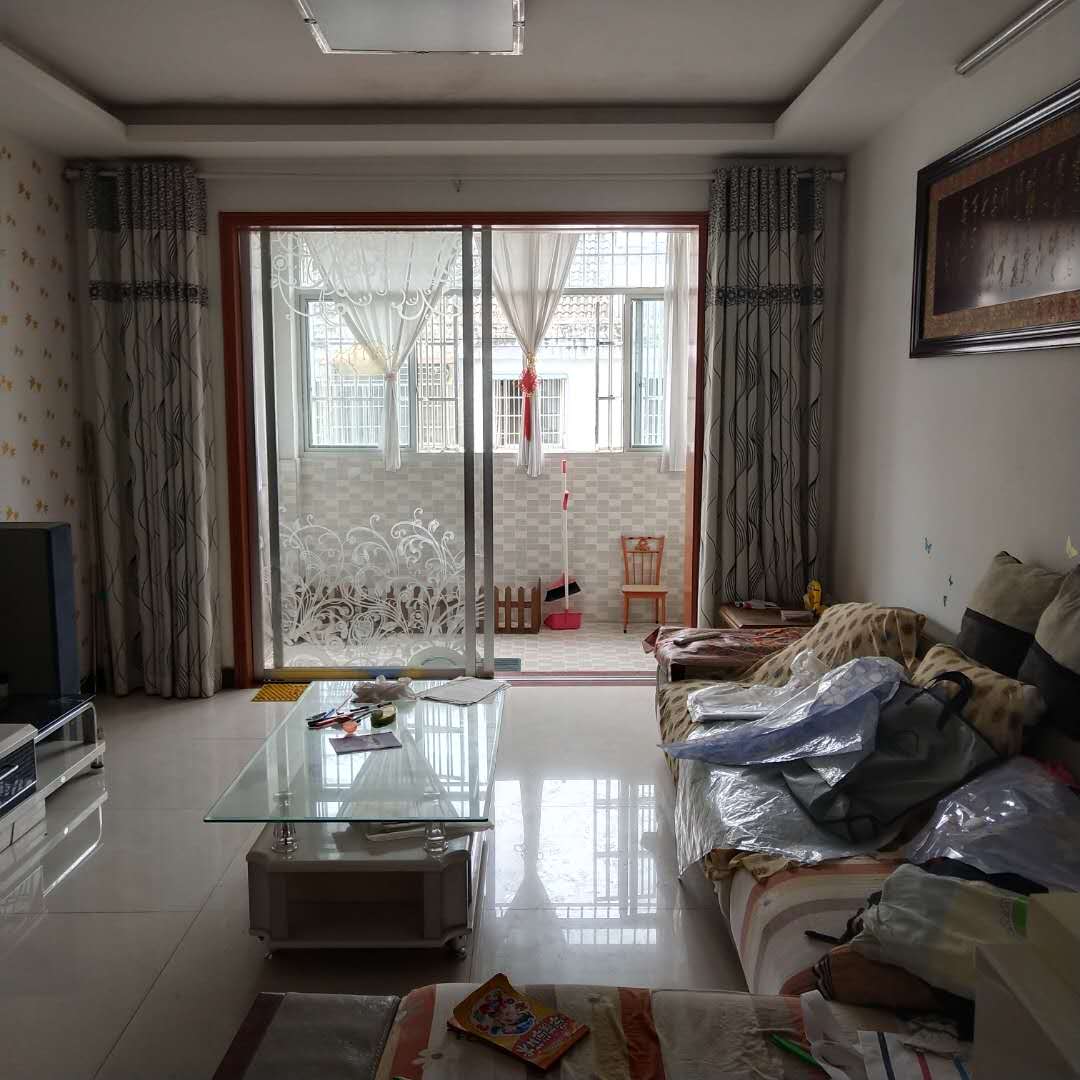 振龙山庄5楼带复式  127㎡ 精装带杂物间 110万元