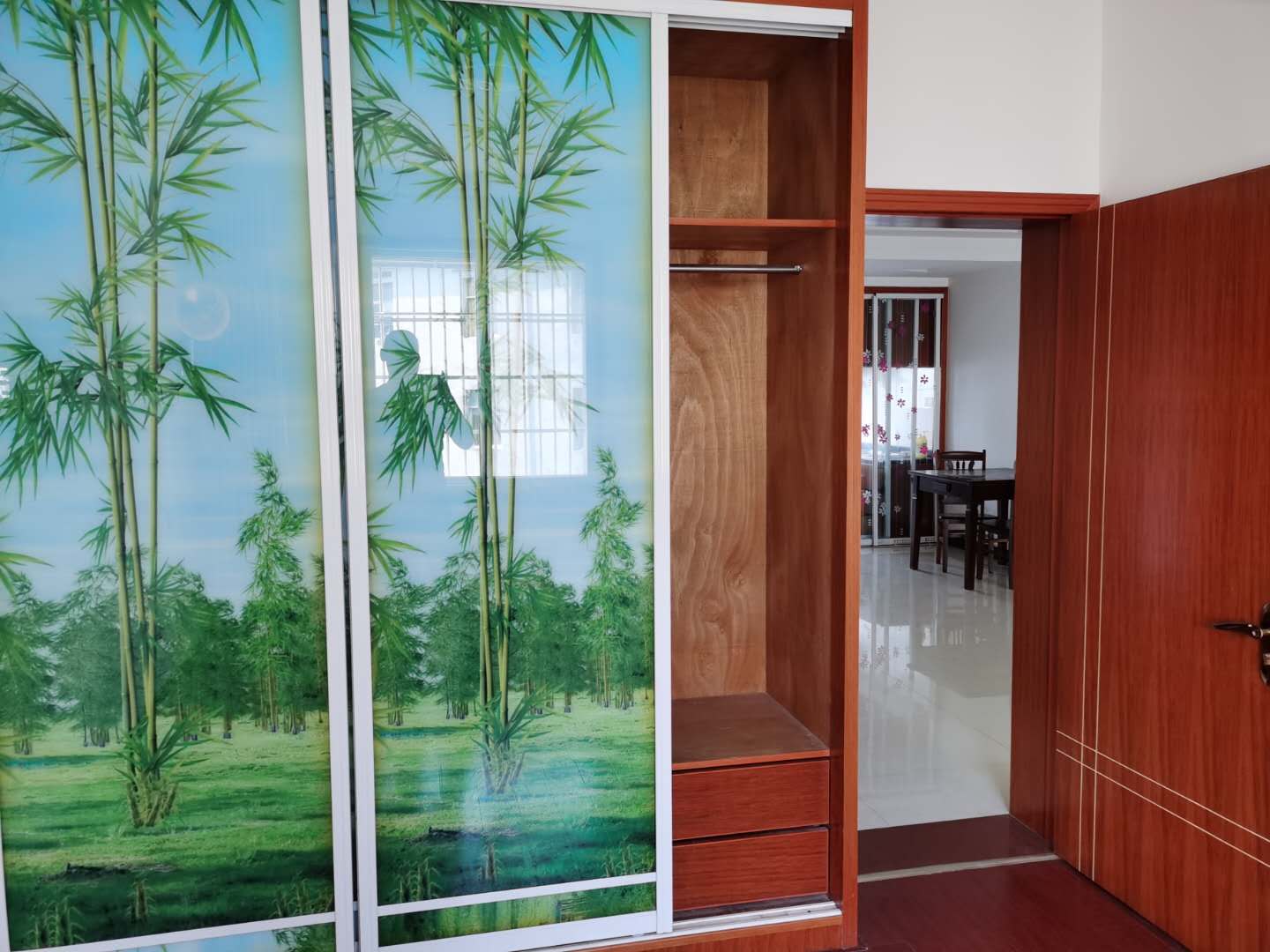 振龙山庄  109㎡带杂物间 90.8万元