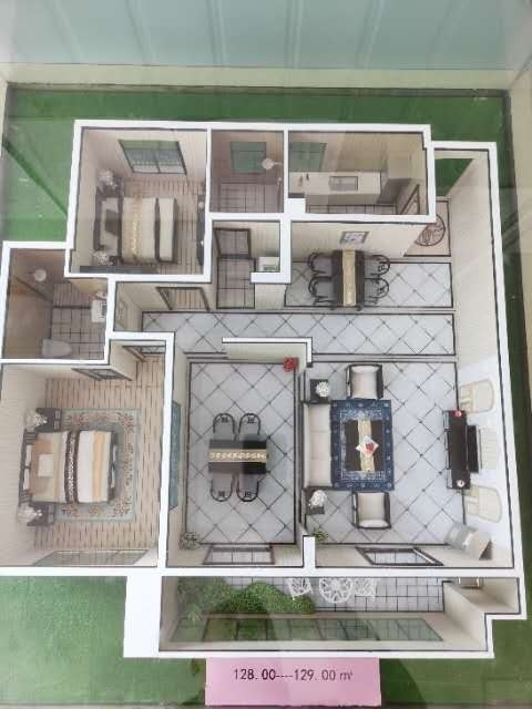 普贤路电梯房边户  138㎡三室两厅两卫 89万元