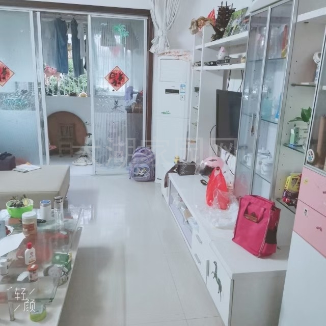 振龙山庄  96㎡精装带杂物间 77万元