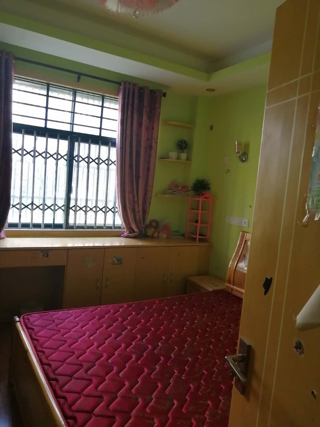 晋湖家园  126平方精装修带车位杂物间115万出售