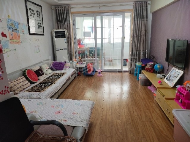 振龙山庄  106㎡ 精装带杂物间88.8万元