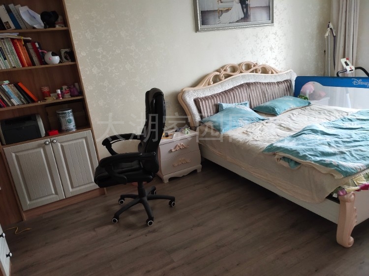 晋湖家园  110㎡精装三室 105.8万元