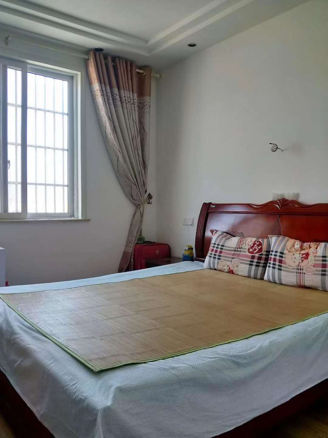 玉龙华府 精装三室两厅一卫 128㎡ 115万元