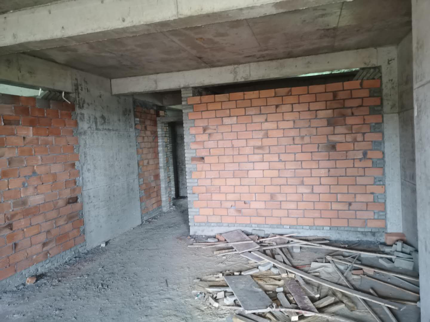 天泰花园  103.8㎡ 68万元加车位出售