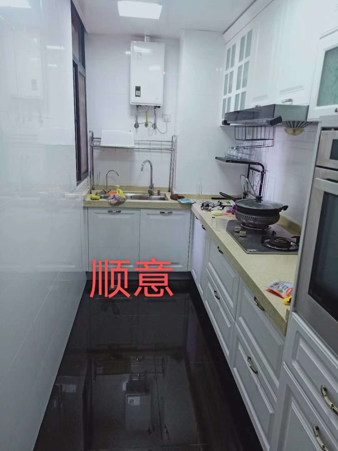 汇通大厦 豪华装修99平带车位 103.9万出售