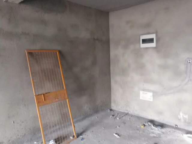金域华府  10楼108㎡ 83万元