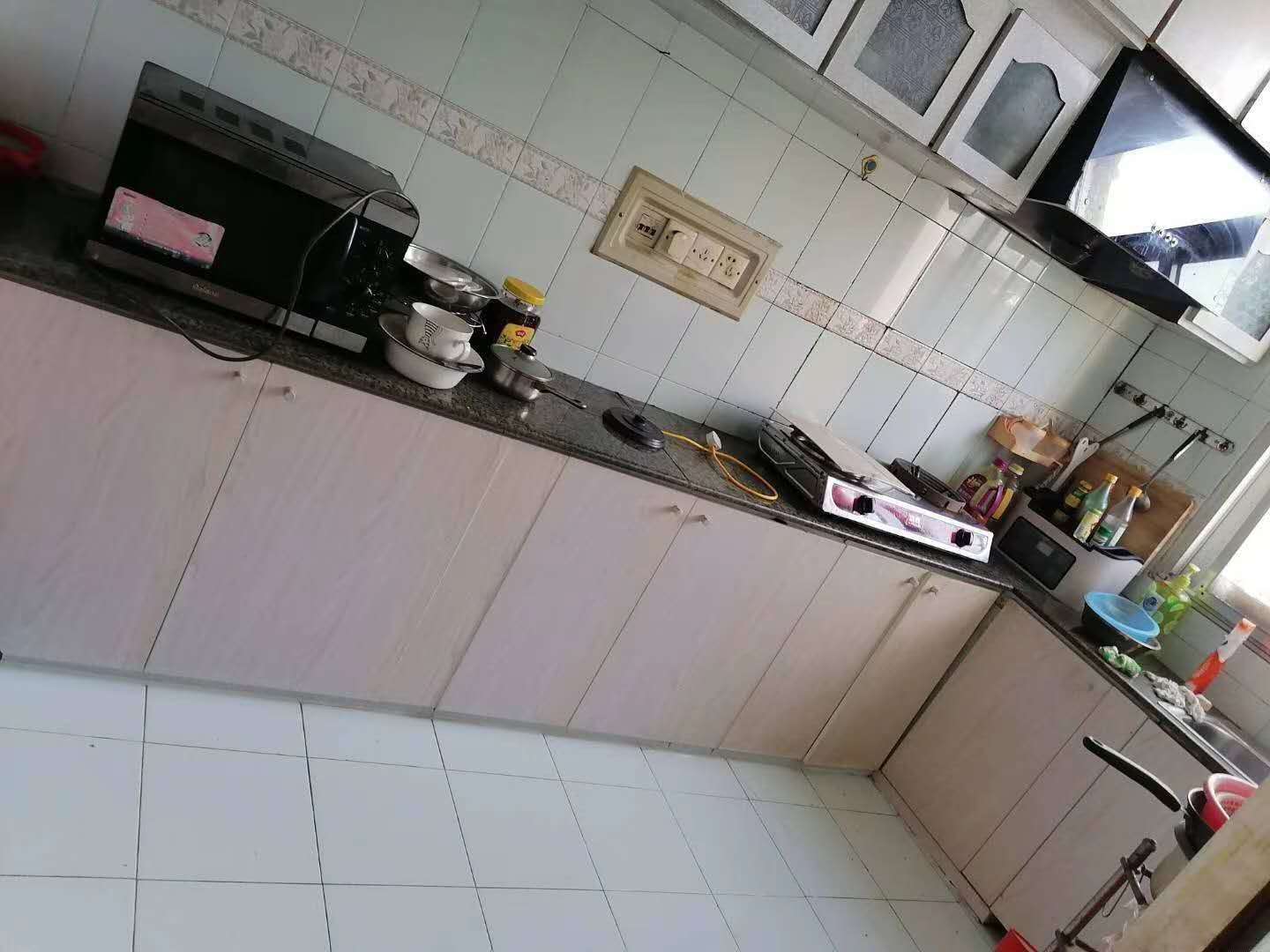 法华路供电局附近好楼层  100㎡ 精装带3个杂物间72.8万元