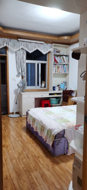 翰林苑三室两厅88㎡ 69万元有阳台，首付21万左右