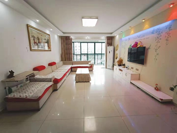 龙城庄园  134㎡ 110万元精装整齐全可按揭