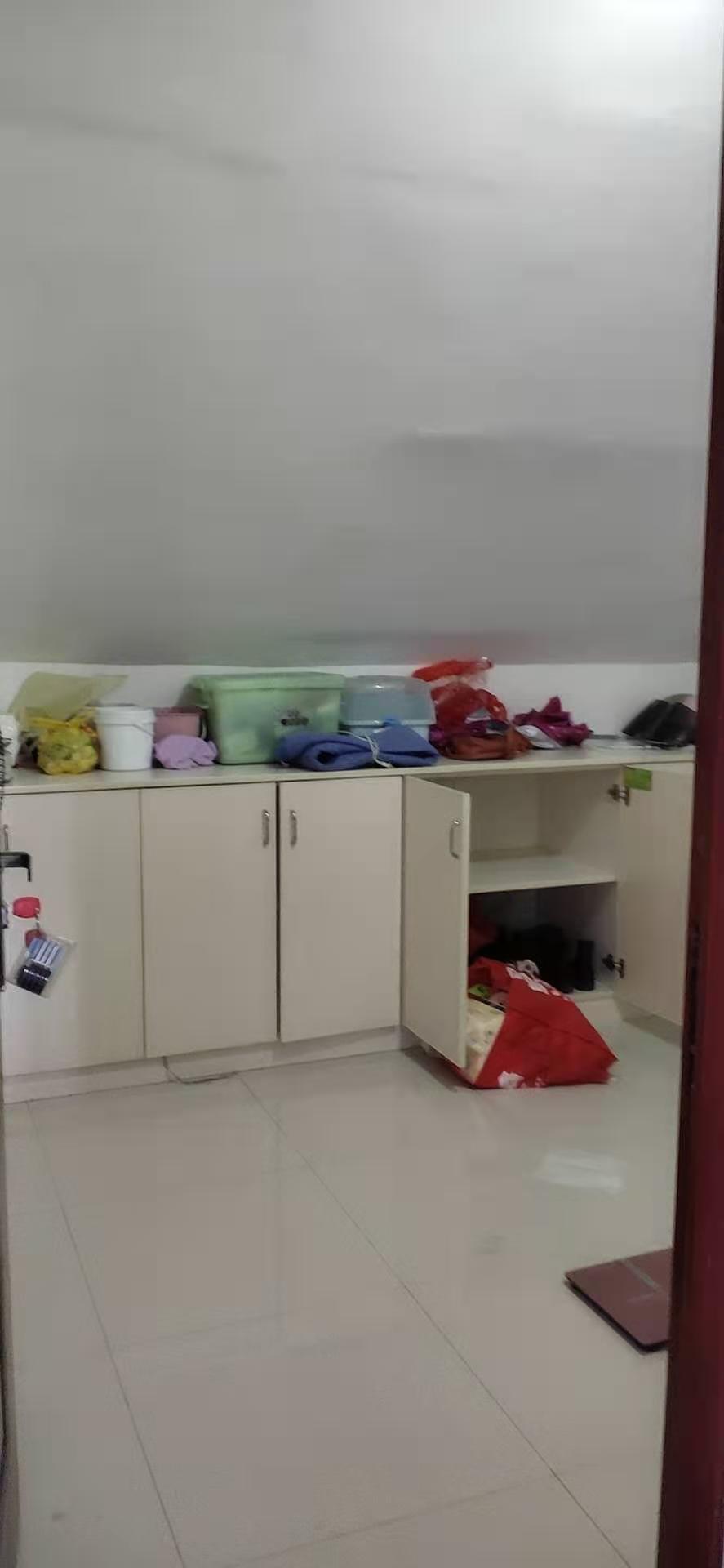 文苑小区  两室一厅7500元/年