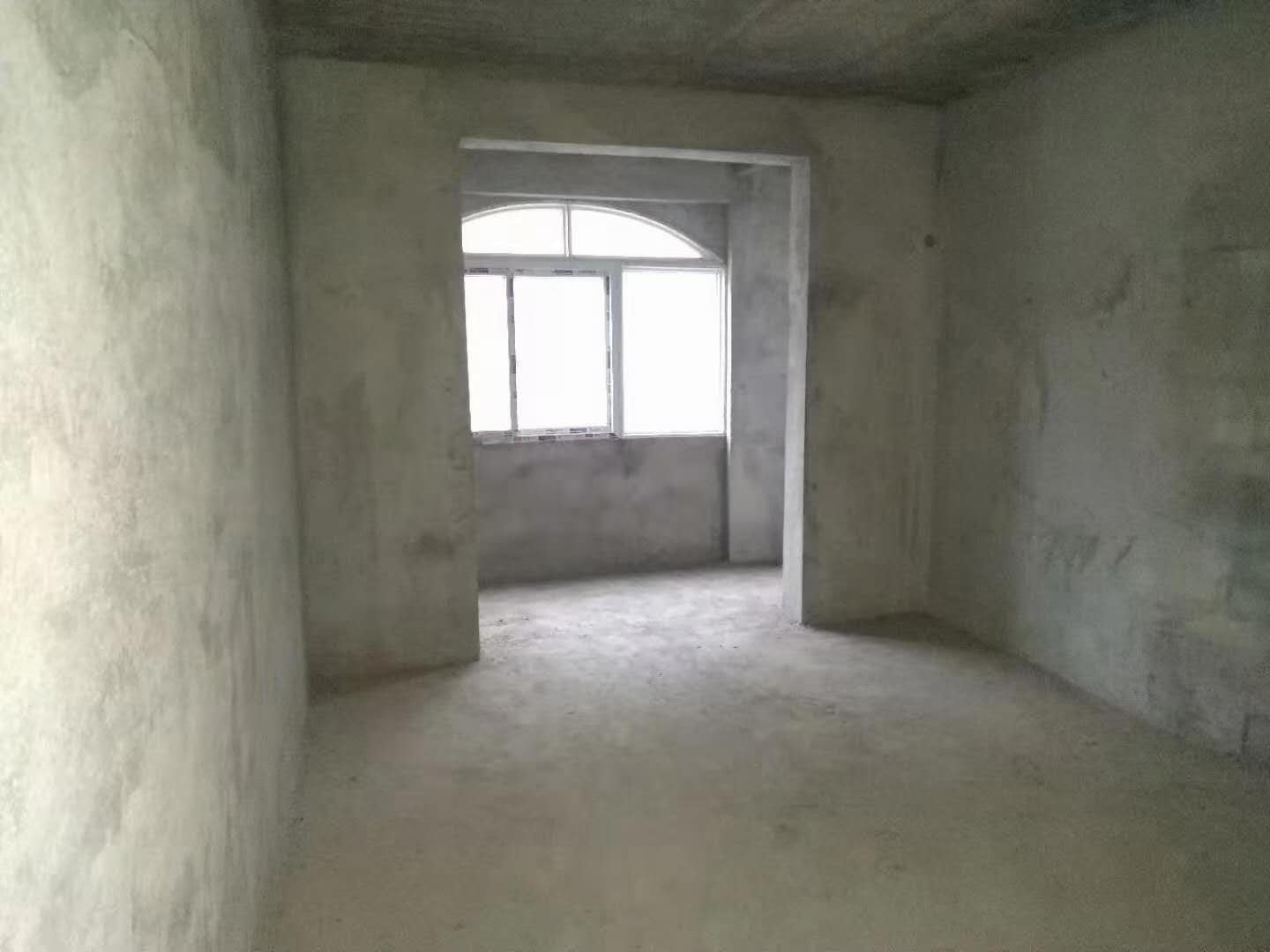 玉龙华府  98㎡ 75.万元
