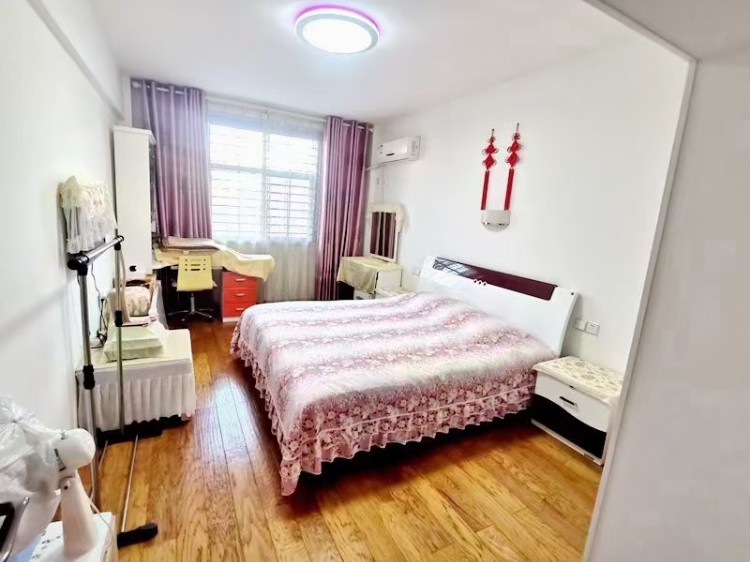 天泰花园  123㎡ 105万元