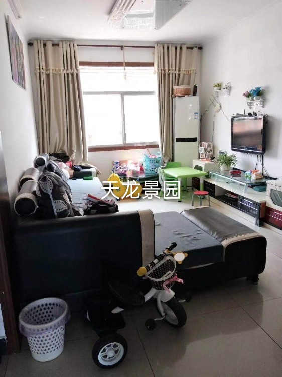 天龙景园  92㎡ 70.8万元精装带杂物间