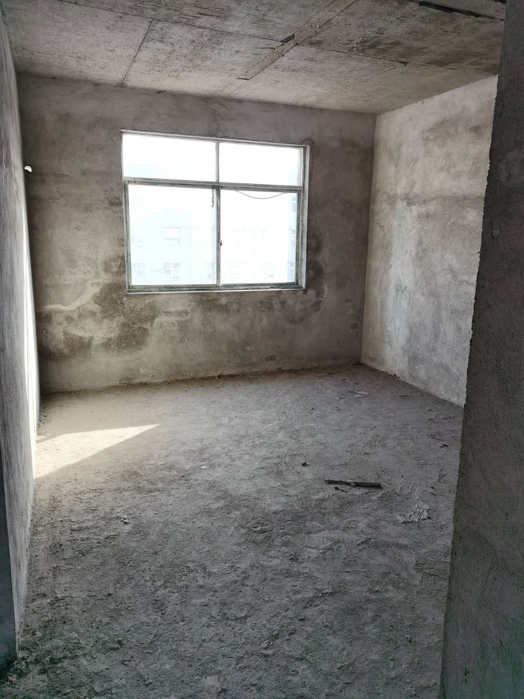 晋湖家园  122.35㎡ 毛坯三室二厅二卫一带15杂物间加车位出售115万元