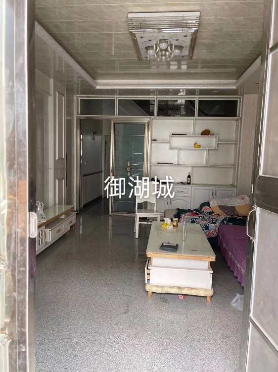 御湖城  168㎡ 96万元精装有院子