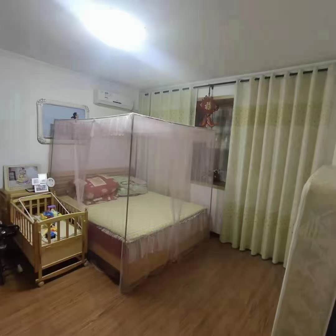 金色家园  121㎡ 92.8万元