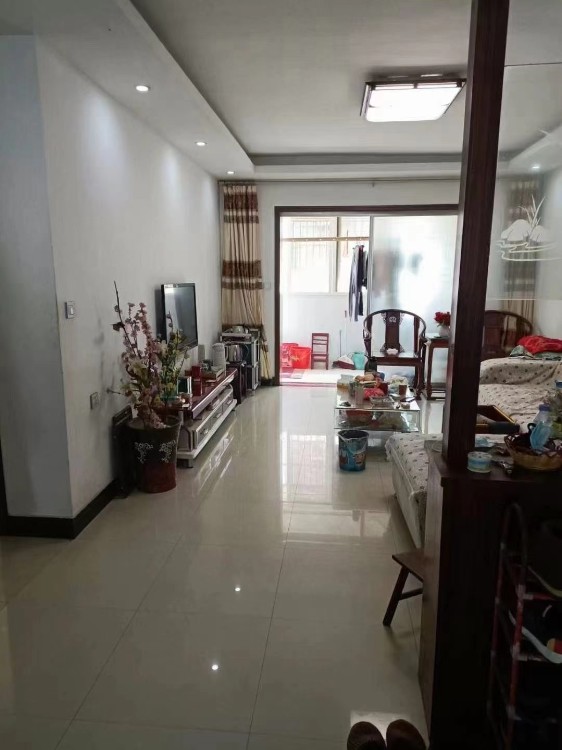 振龙山庄  86㎡带杂物间 71万元