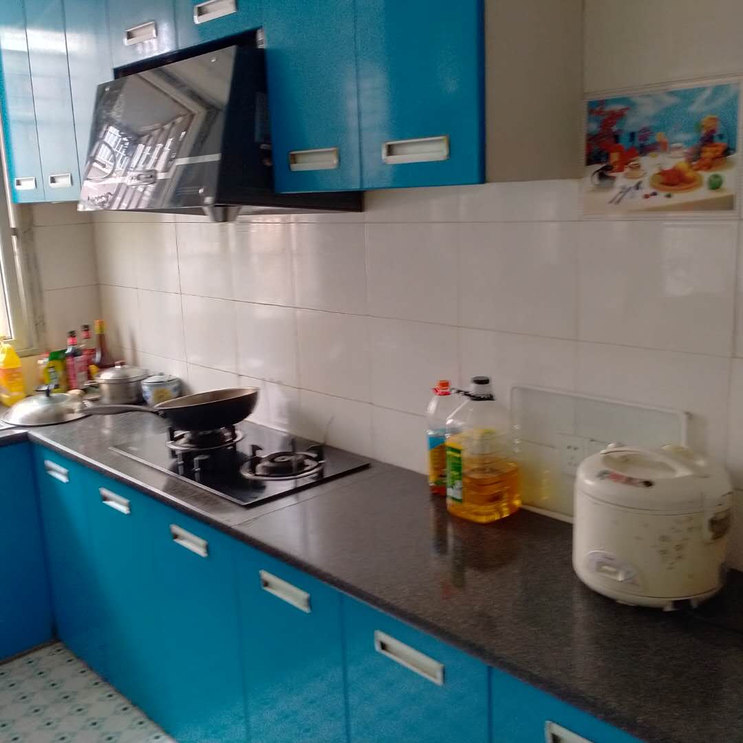 振龙山庄好楼层精装修三室两厅两卫带车库出售103.8万