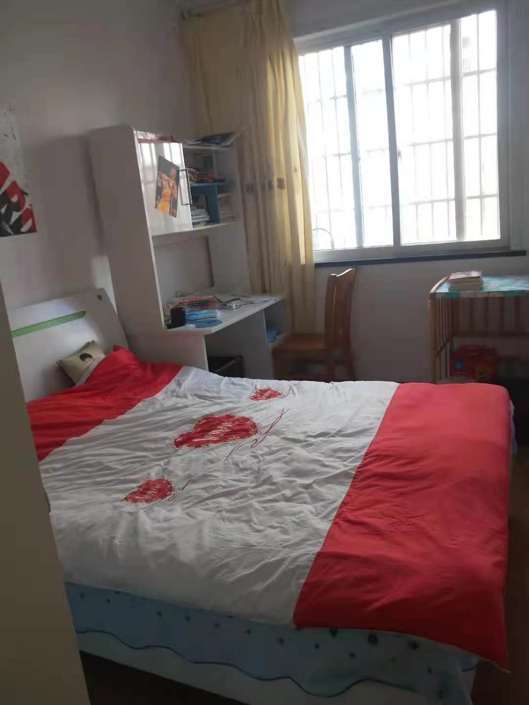 振龙山庄  127㎡精装修三室带大杂物间 105万元