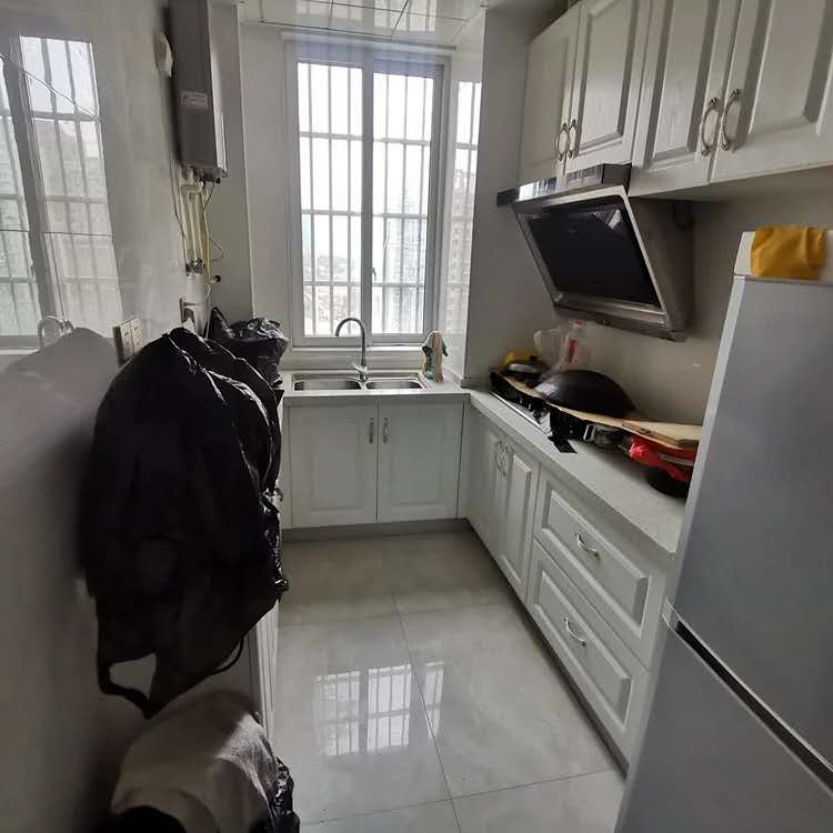 玉龙华府  125㎡  精装修带杂物间  115万元