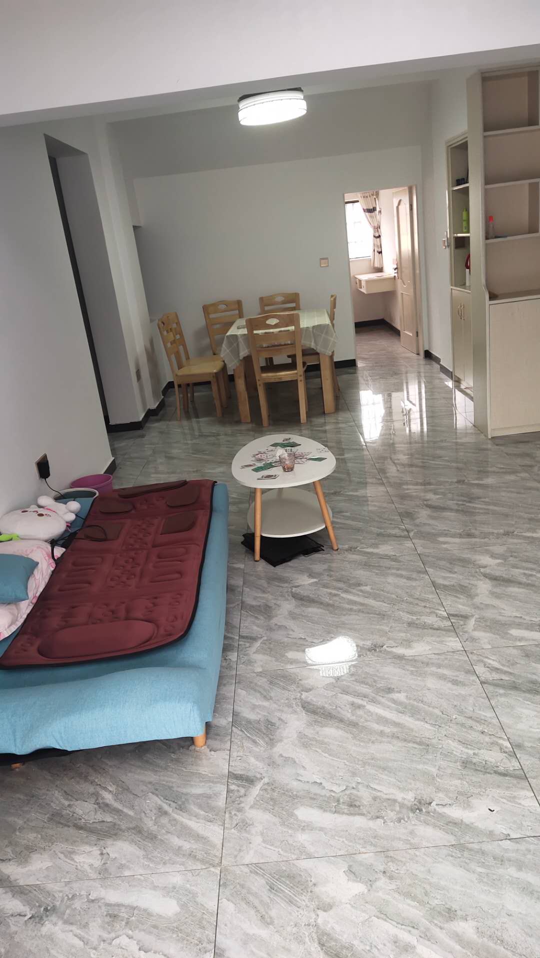 体育馆附近 三室两厅一厨一卫 1100元/月 体育馆附近 三室两厅一厨一卫 1100元/月
