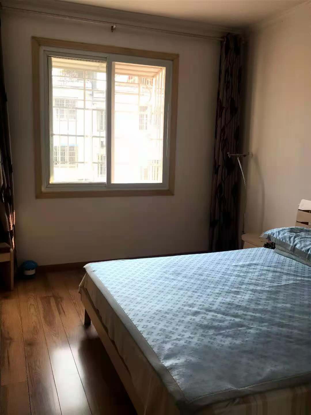 振龙山庄  127㎡  精装修  96.8万元