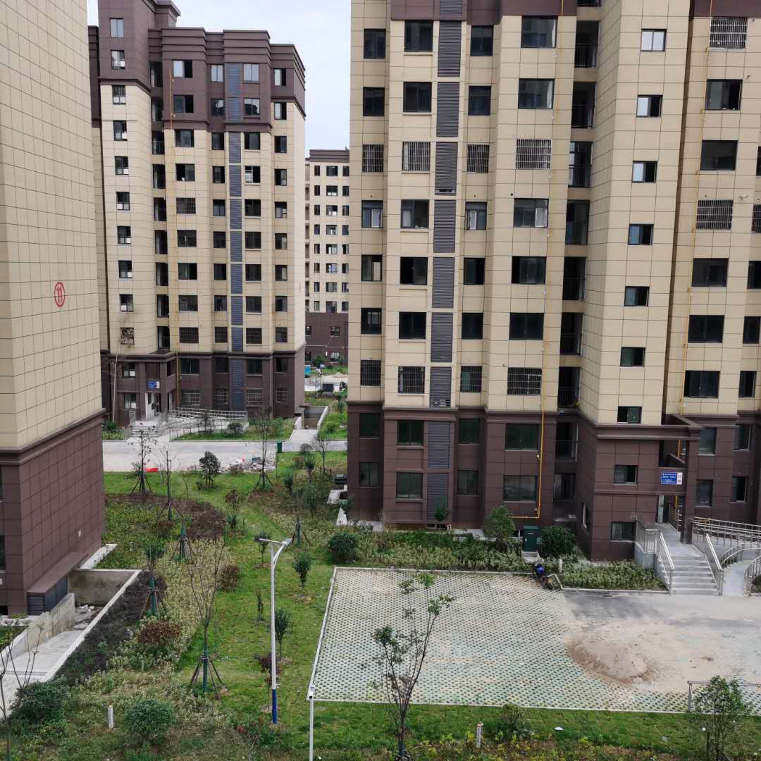顺理佳苑  121㎡ 中楼层带车位108万，首付45万