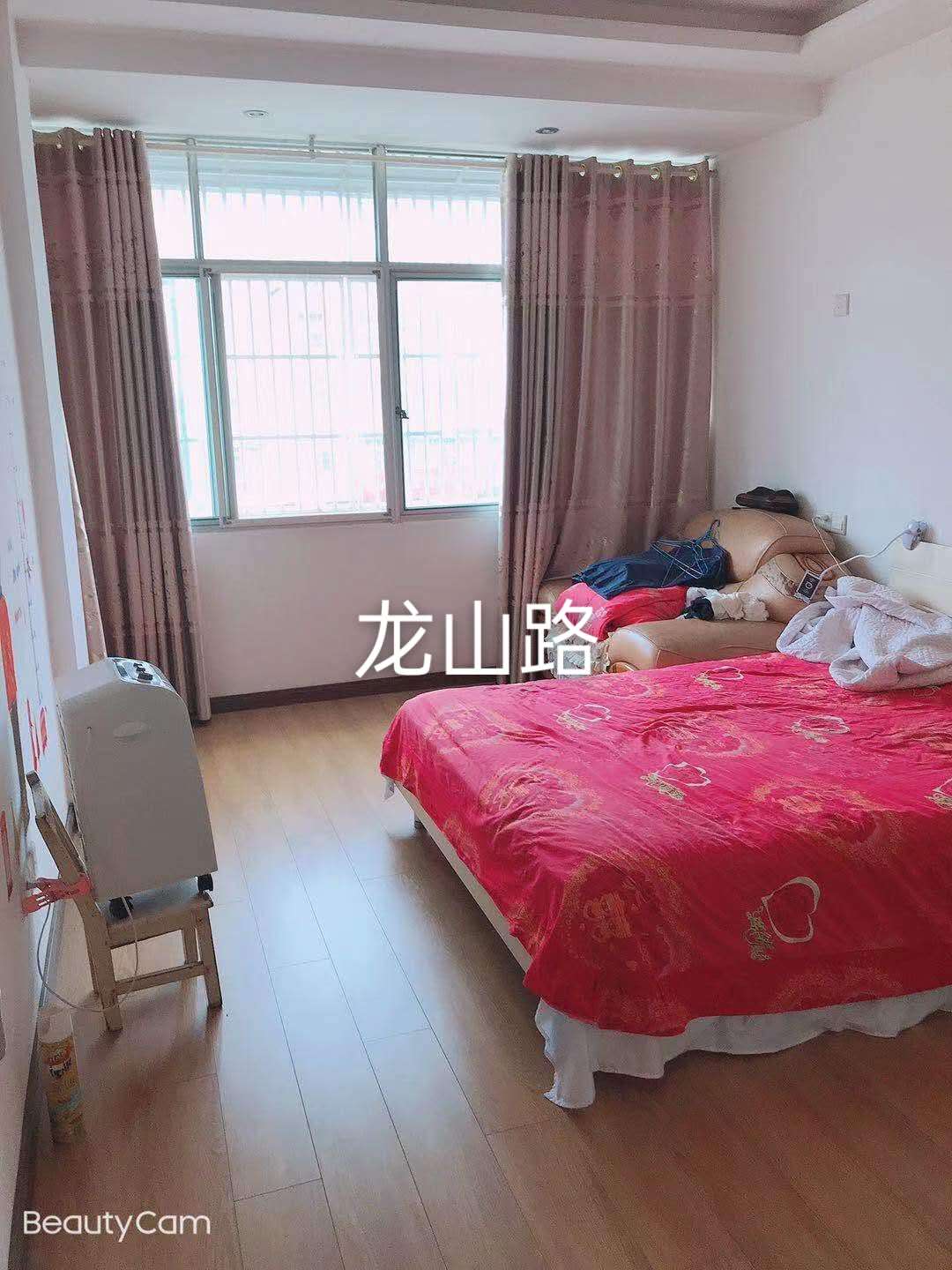 龙山路红星美凯龙  127㎡ 103万元