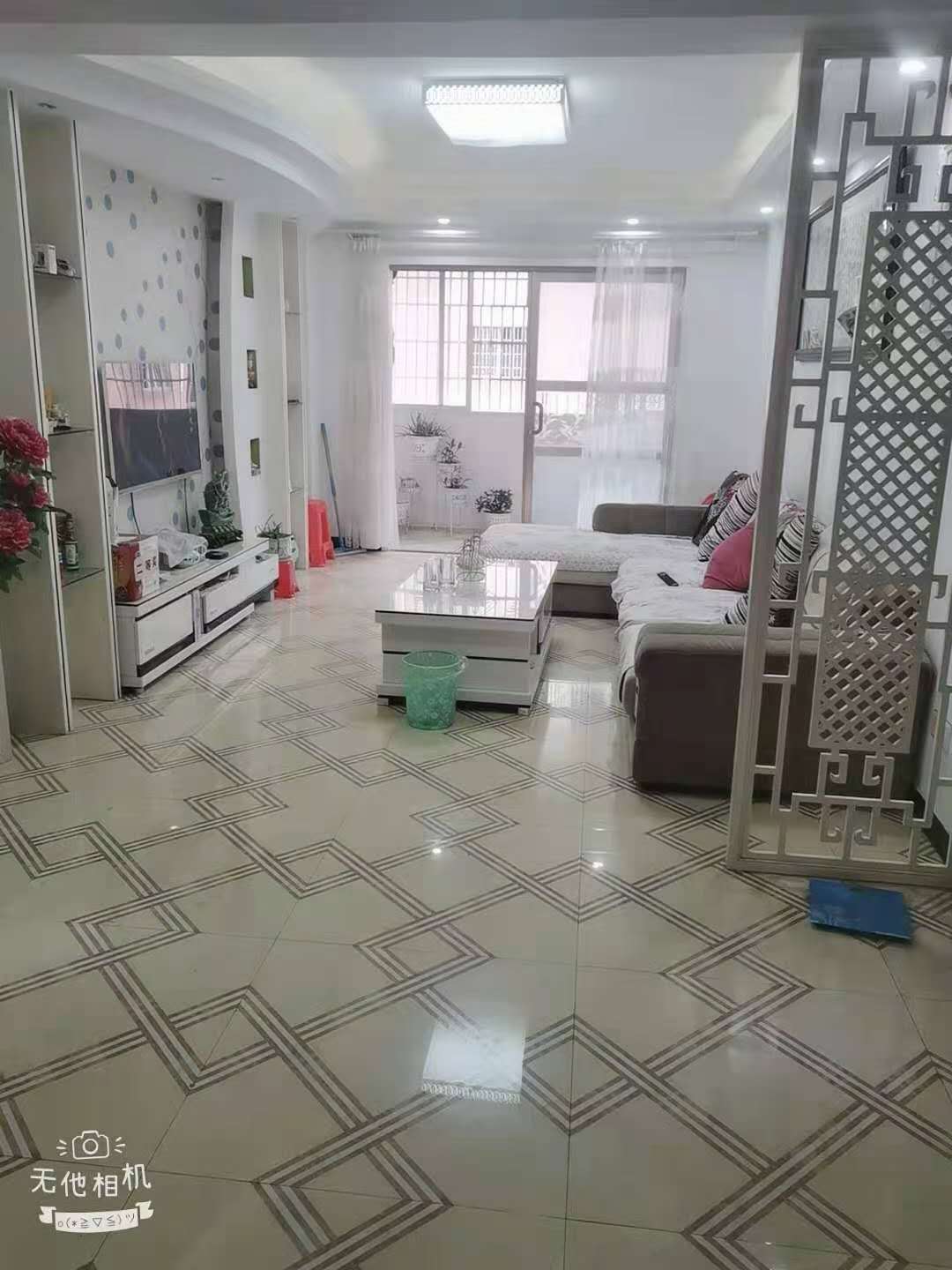 晶星家园  两室两厅一厨一卫 1350元/月