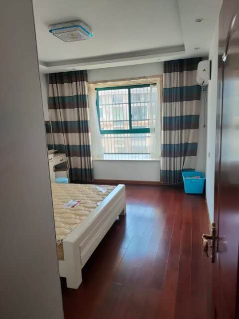 龙城庄园  136㎡ 126万元